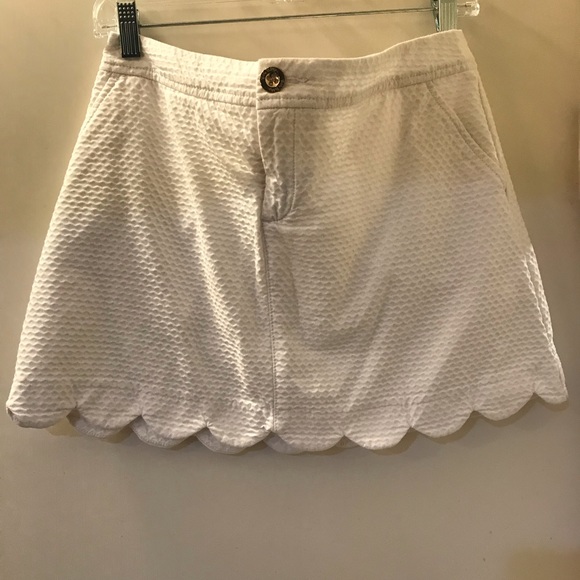 Lilly Pulitzer Pants - Collette scallop hem Skort
